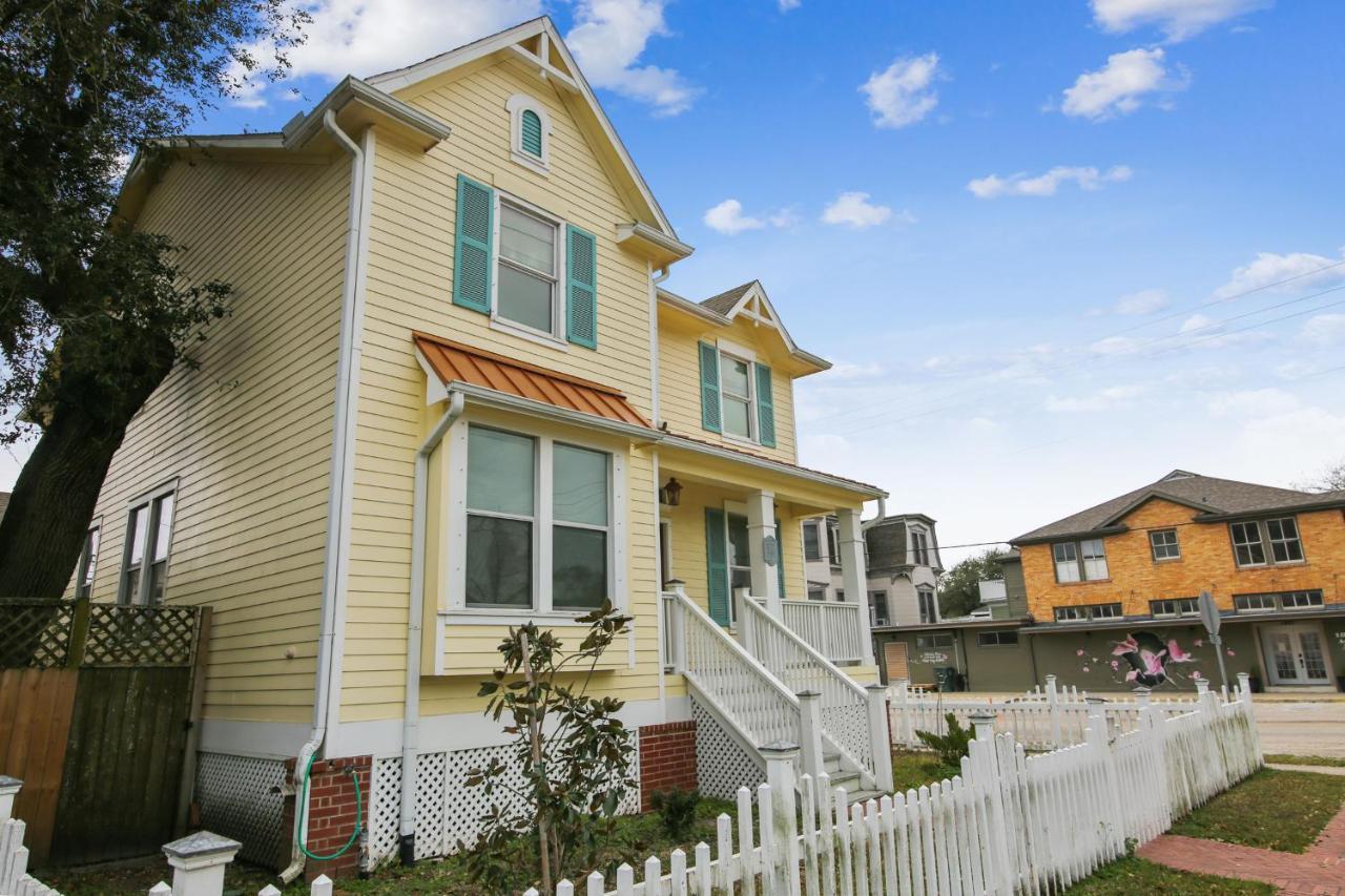 Lost Bayou Beauty Galveston Exterior photo